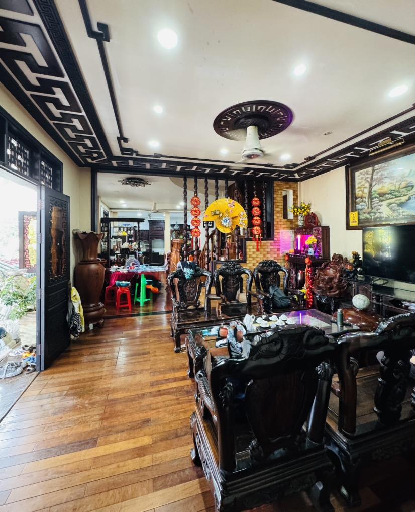 BÁN BIỆT THỰ CỔ ĐIỂN GỖ LIM, 200M², MẶT TIỀN TRẦN VĂN KIỂU, Q6, GIÁ 75 TỶ
